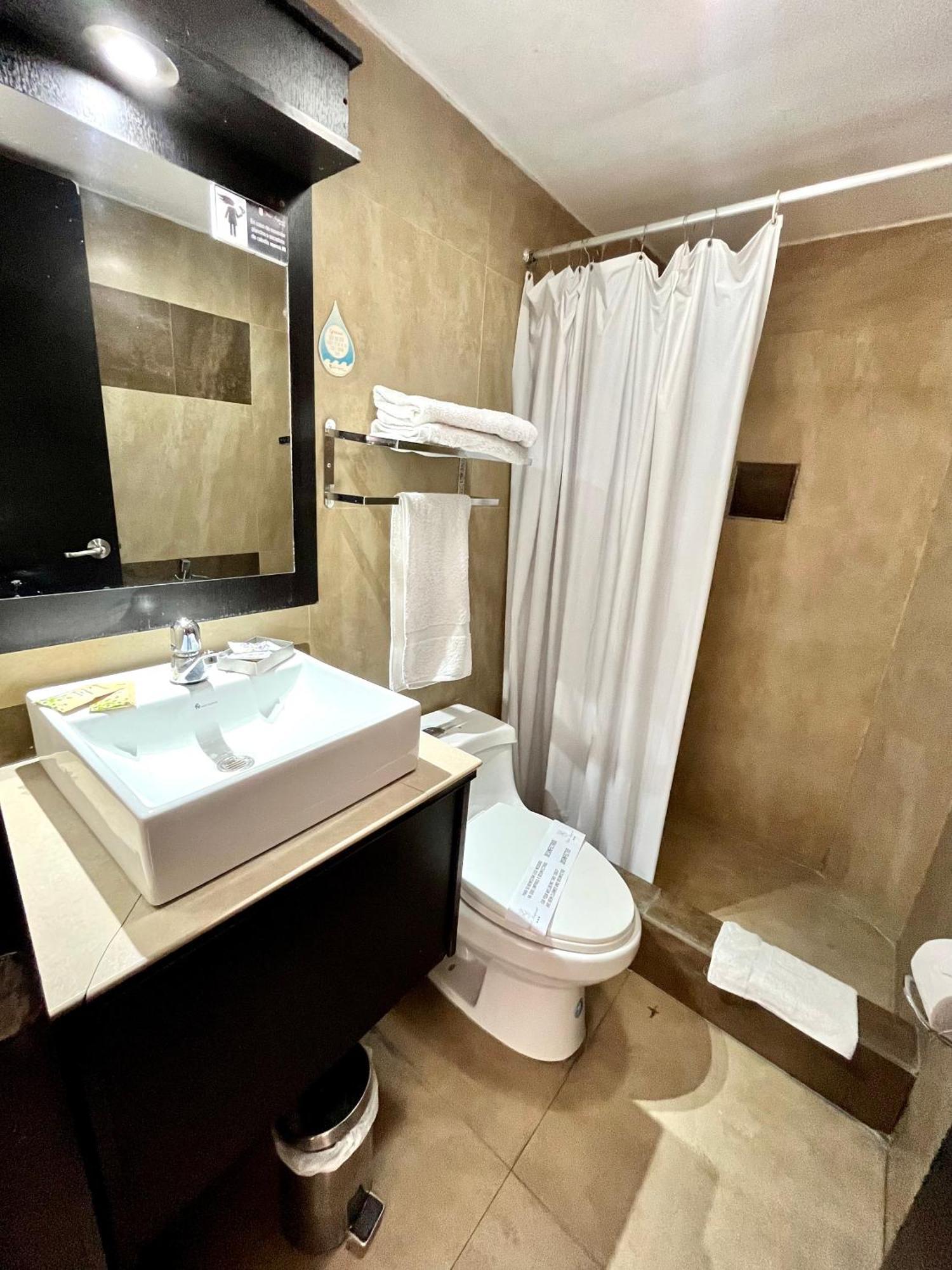 Hotel Imperial Ambato Exteriör bild